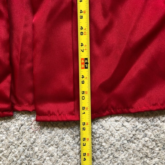 Red Graduation Cap & Gown W/ Red & Gold Tassel Unisex (Size 5'-10" - 6'-0") - Picture 8 of 16